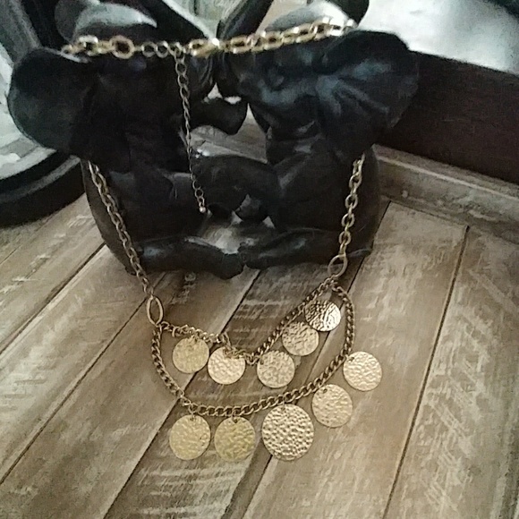 Stylist Gold Necklace - Picture 1 of 2